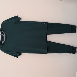 Richer Poorer EUC Men's Midnight Green Tee Shirt and Sweat Pants Set.